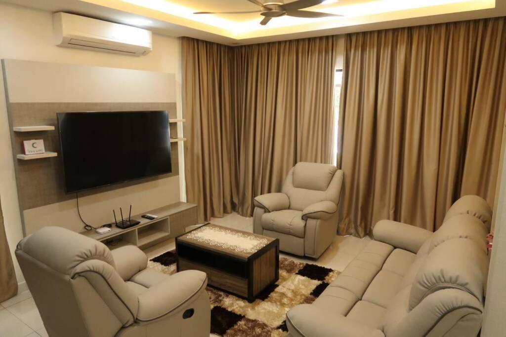 Promo Private Luxurious Nilai Vacation Home Eksteriør billede