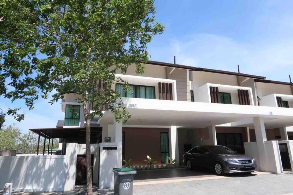 Promo Private Luxurious Nilai Vacation Home Eksteriør billede