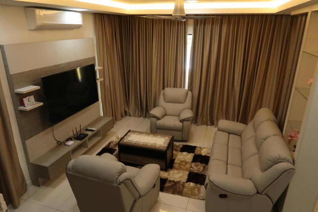 Promo Private Luxurious Nilai Vacation Home Eksteriør billede